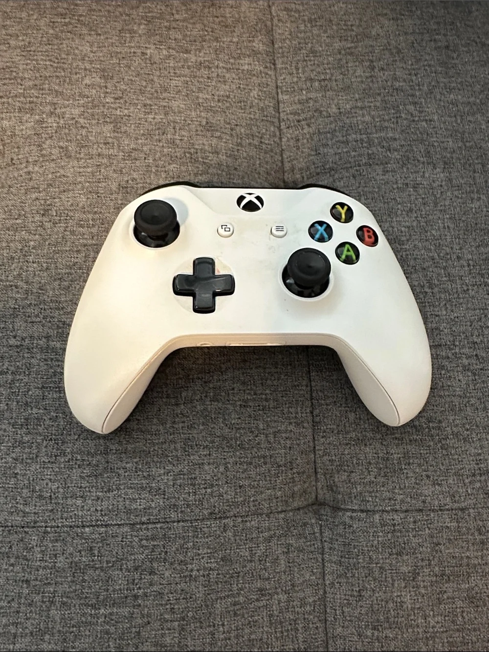 Microsoft Xbox One S White Console + Wireless Controller
